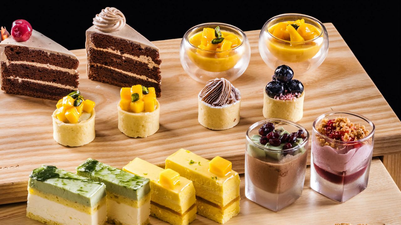 market cafe dessert