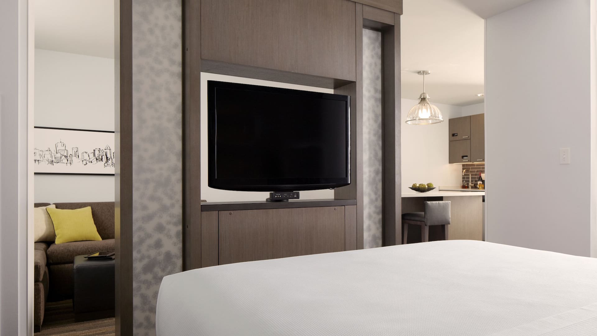 Hyatt House Hh_P055 Studio Suite with iPad