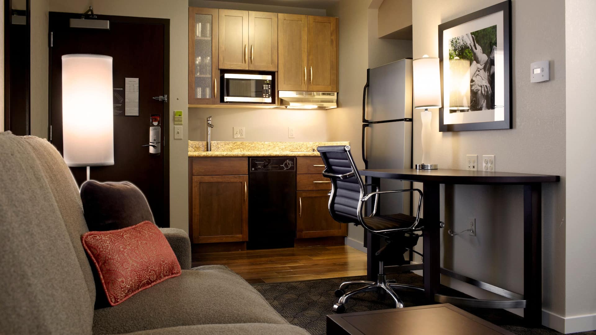 Hyatt House Philadelphia/King of Prussia Guest Suite Kitchen