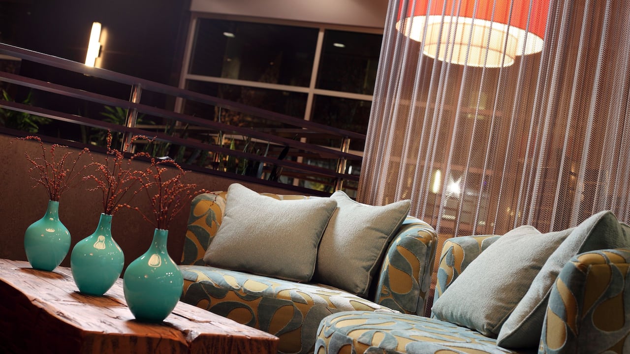 Redmond WA Hotel Lounge – Hyatt House Seattle/Redmond