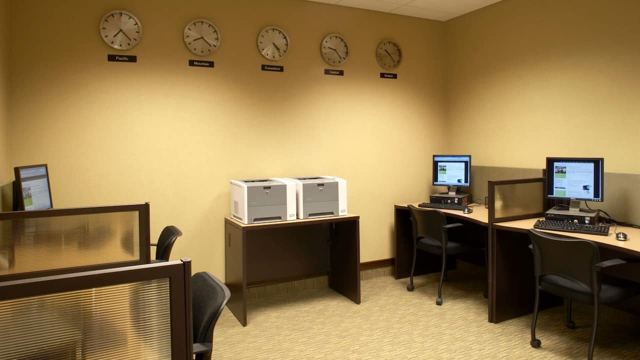 Shared computers business center area at Hyatt House Sterling / Dulles Airport – North