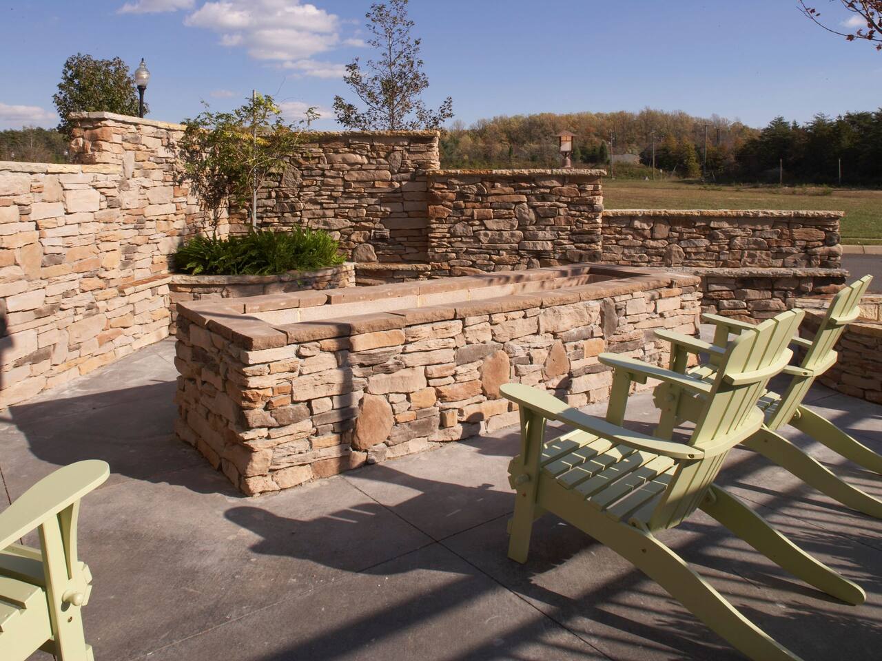 Hyatt House Sterling / Dulles Firepit