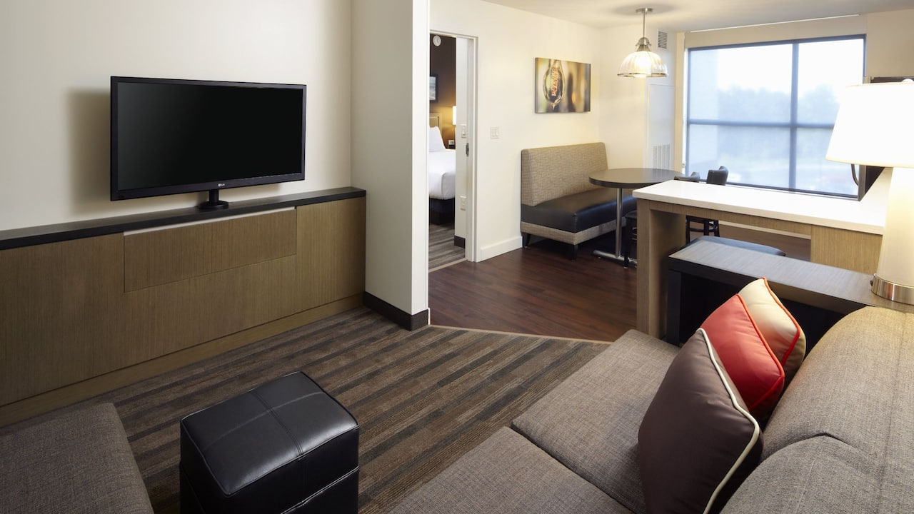 HYATT HOUSE RALEIGH NORTH HILLS King Bedroom