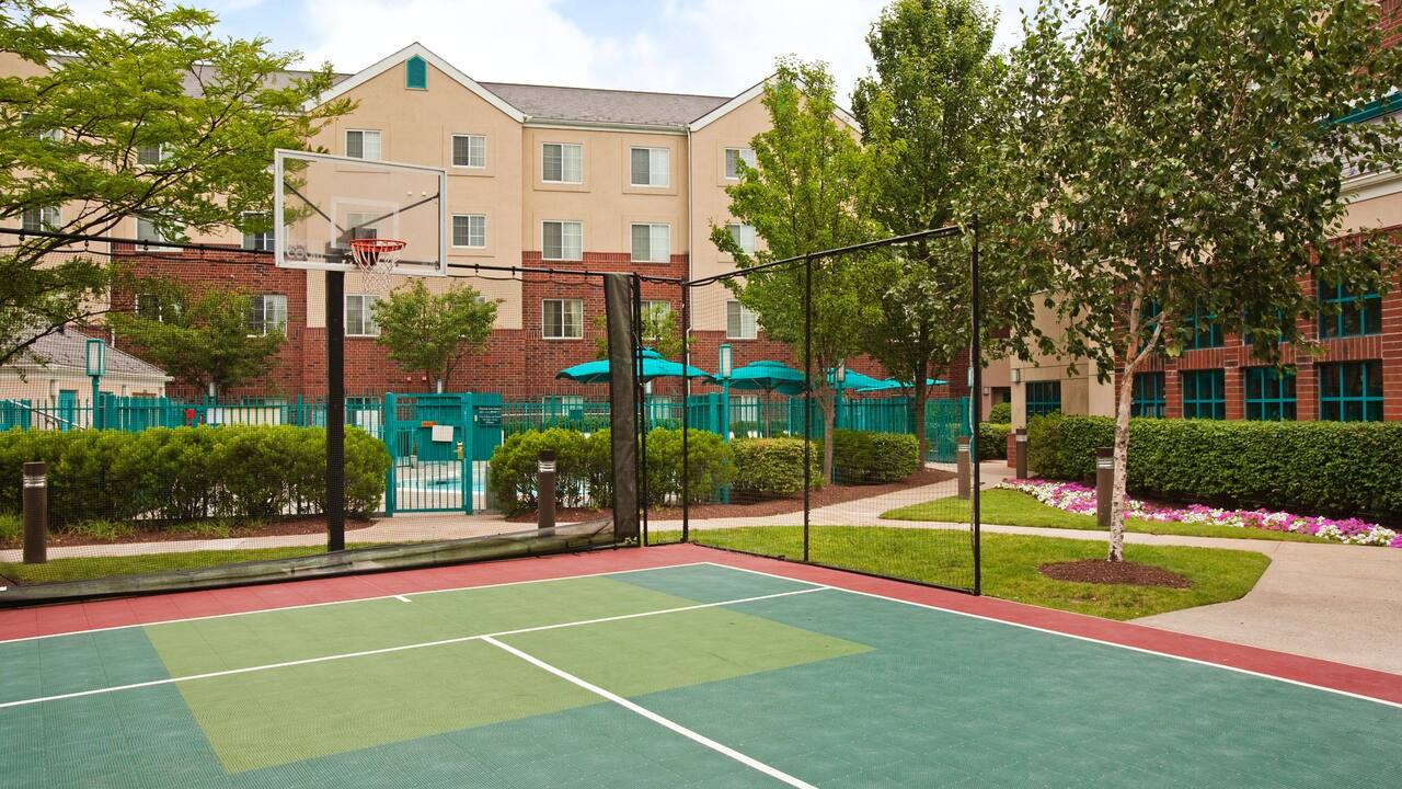 Hyatt House White Plains Sports Court