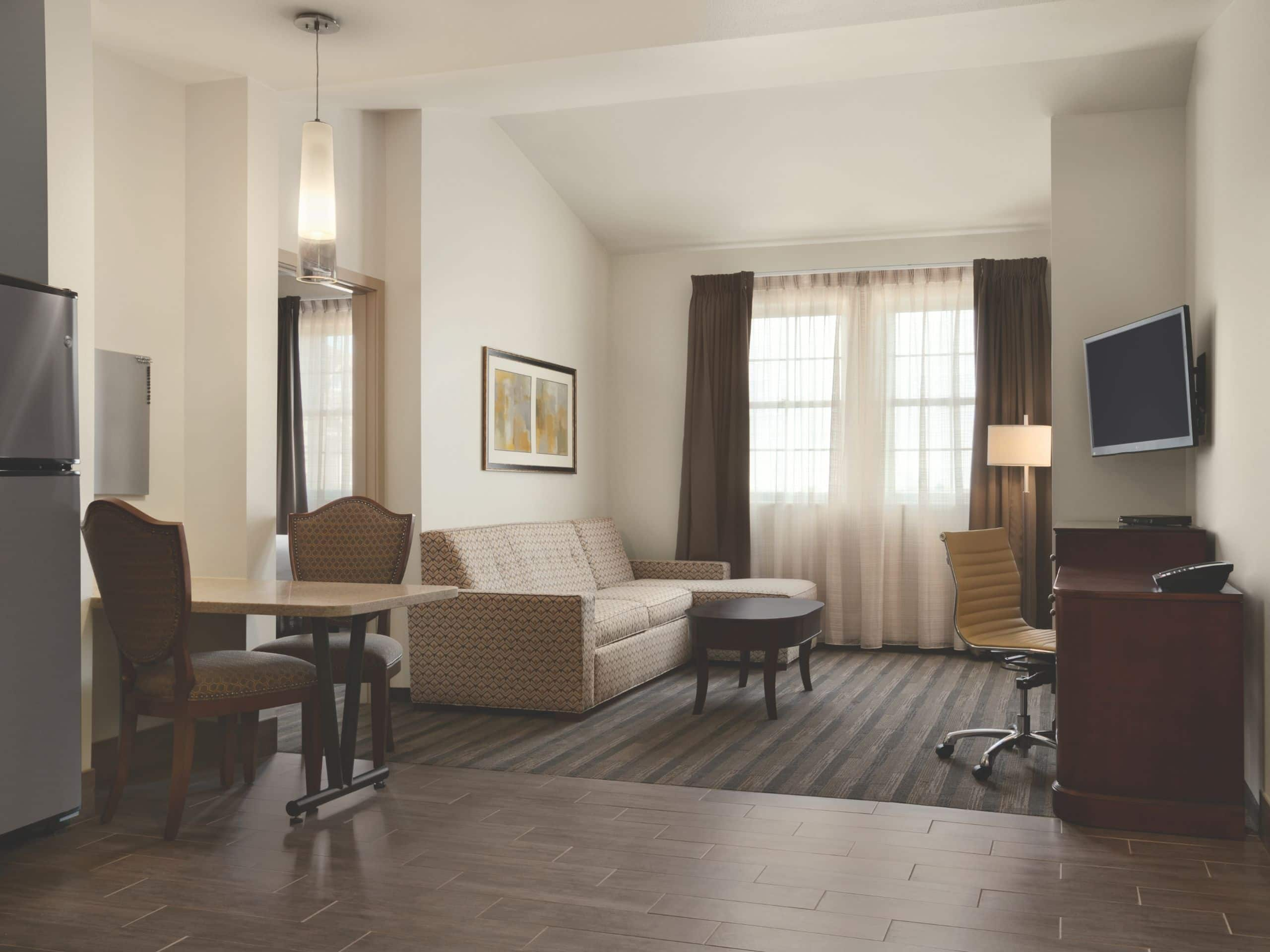 Modern Hotel Near Minot State University | Hyatt House Minot