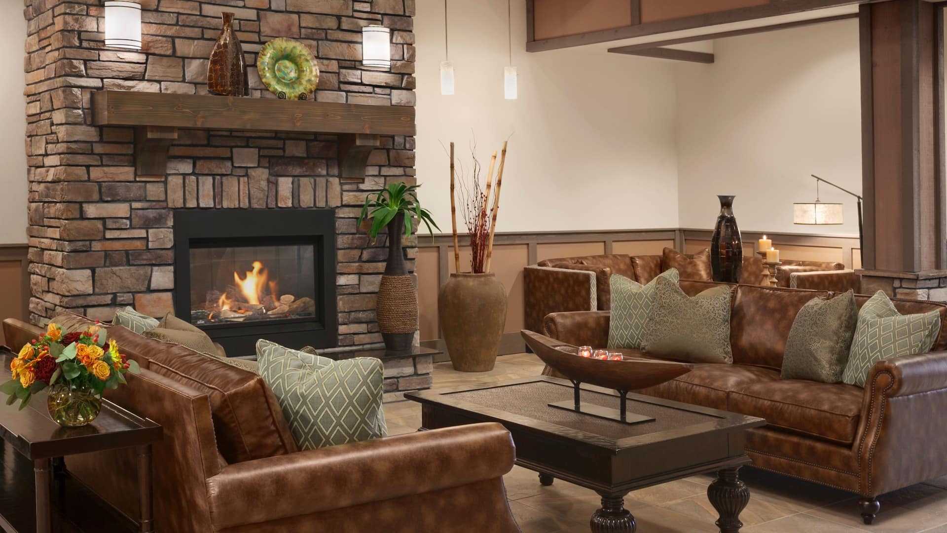 Hyatt House Minot Guest House Lobby