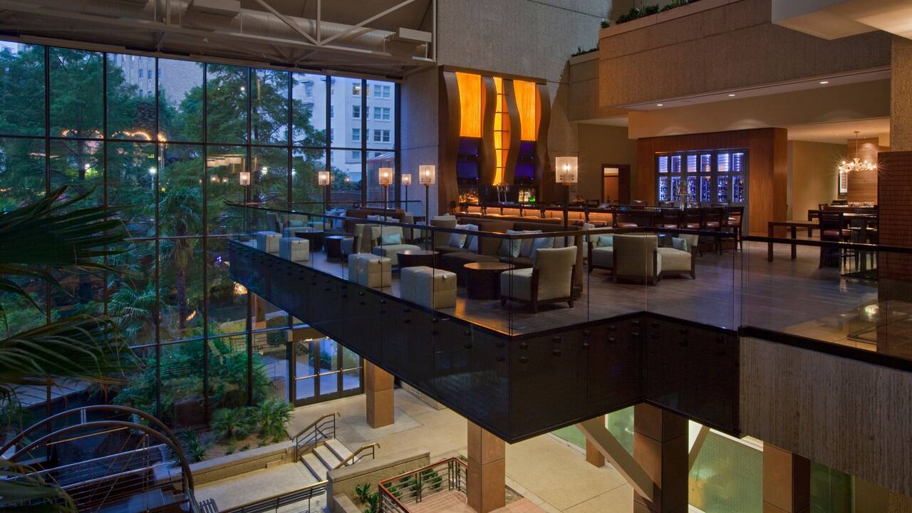 Q bar