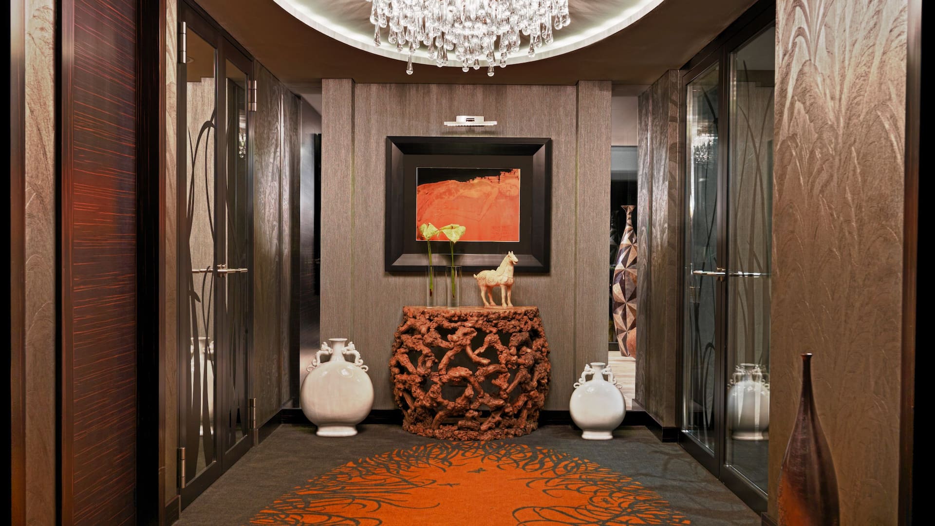 4 de 8 Hyatt Regency Dusseldorf Presidential Suite Entrance