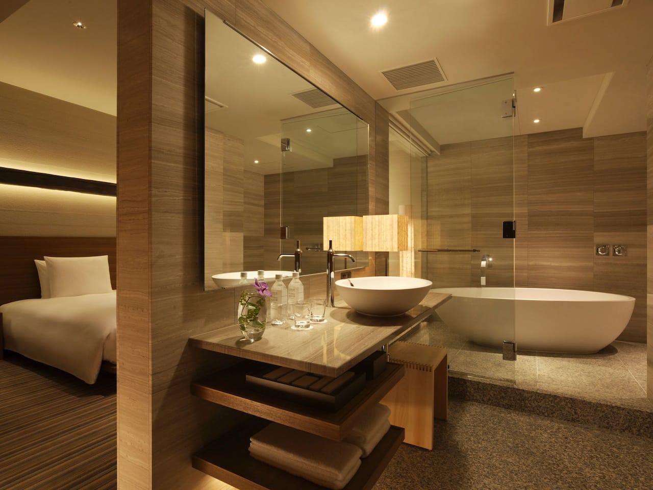 Atrium Suite Bathroom - Hyatt Regency Tokyo