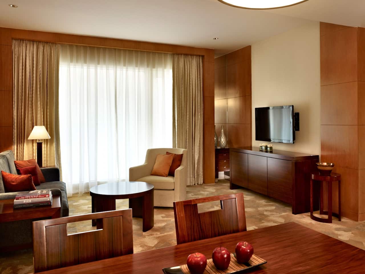 Suite living room