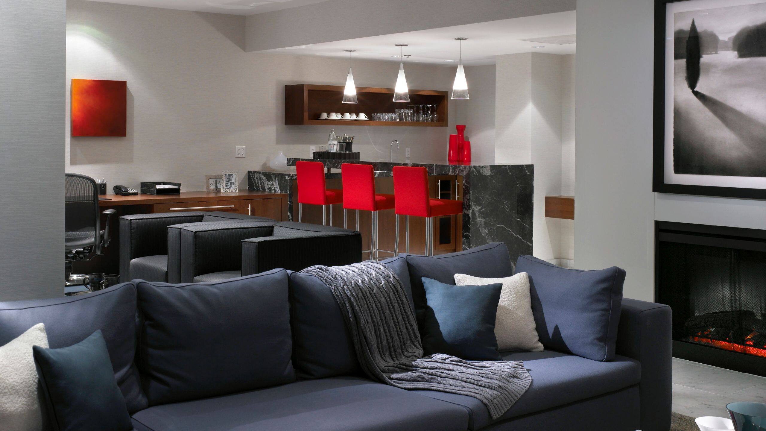 Hyatt Regency Vancouver Suite