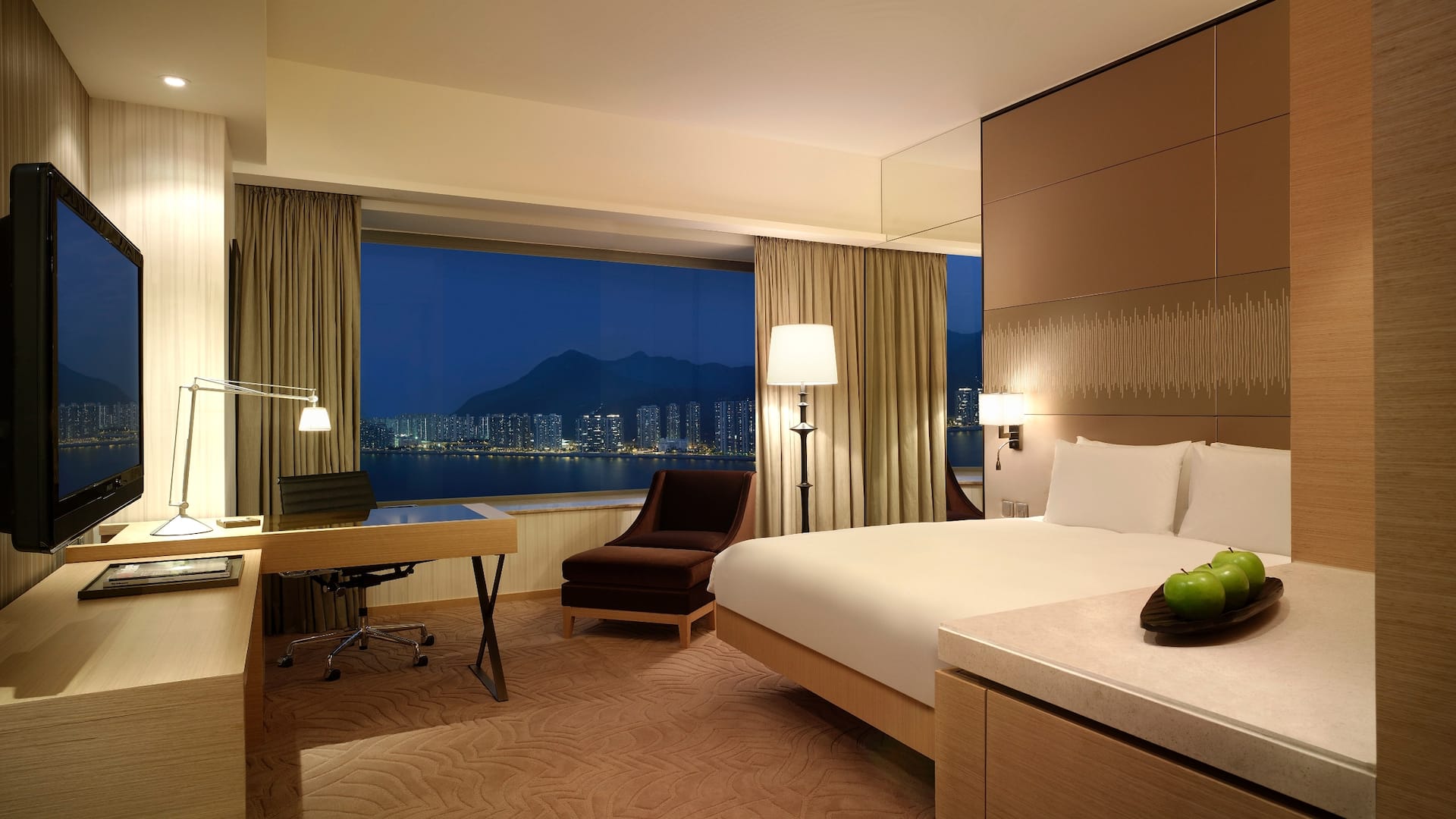 2/2 Hyatt Regency Hong Kong, Sha Tin Harbour View Room