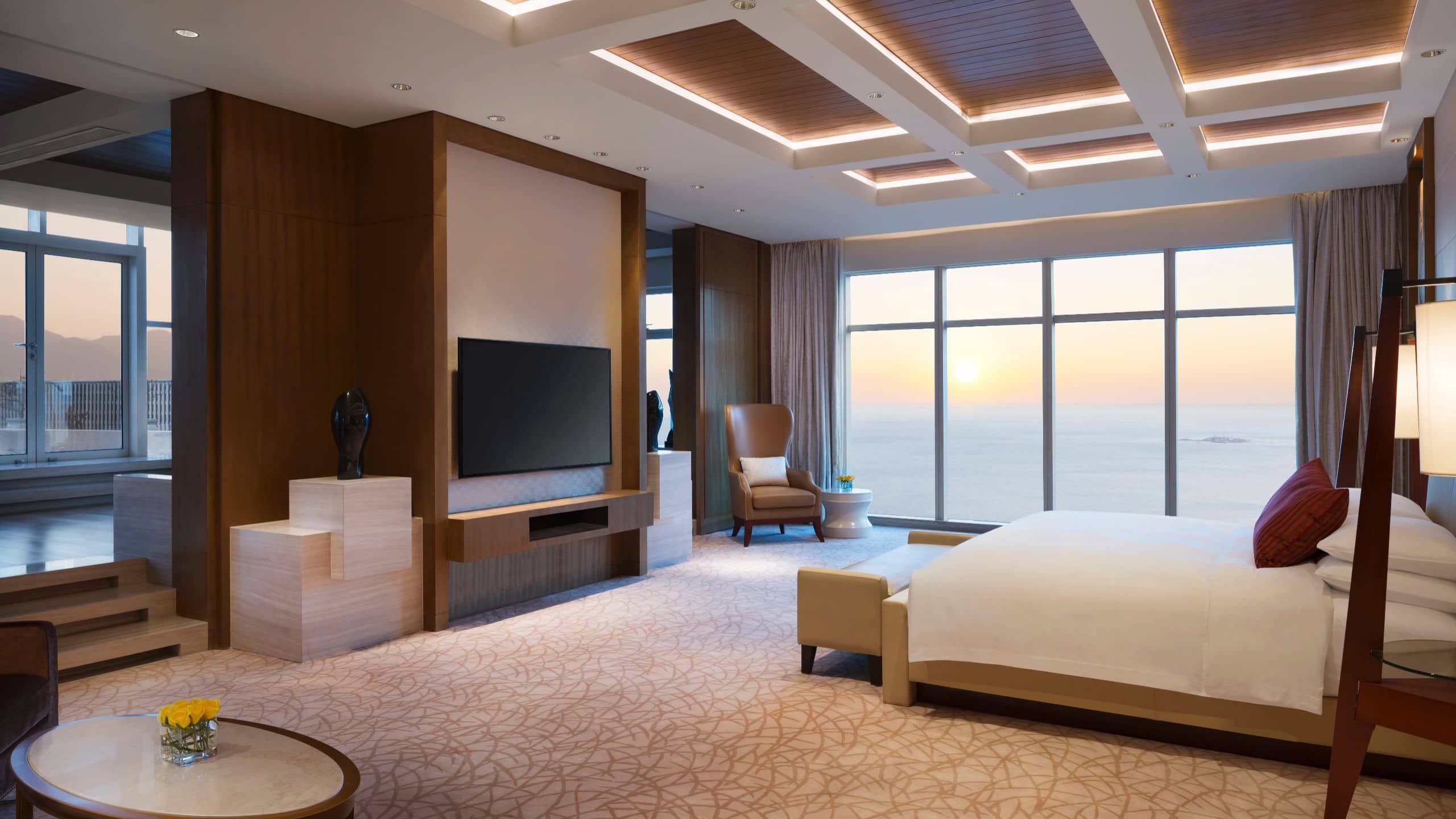 Hyatt Regency Qingdao Chairman Bedroom