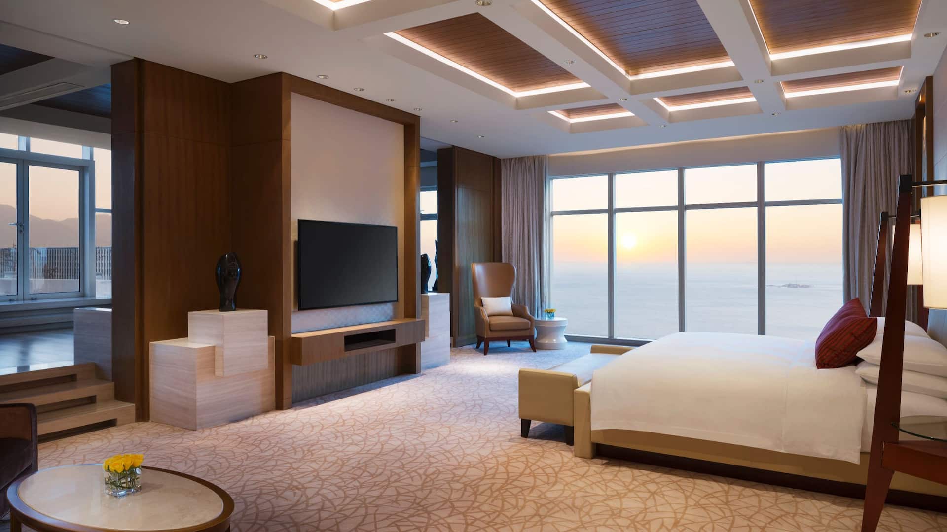 Hyatt Regency Qingdao Chairman Bedroom