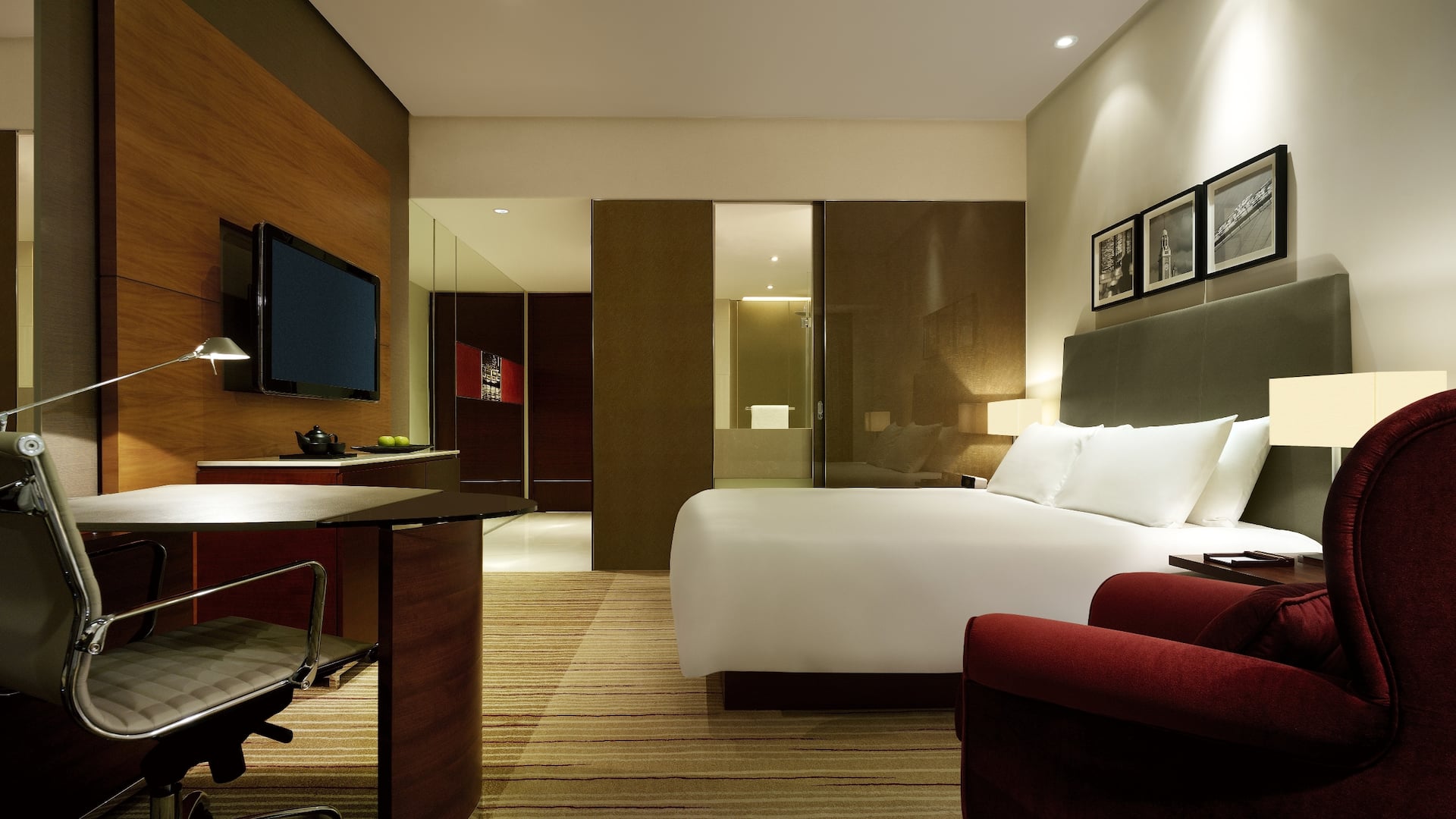 1 von 2 Hyatt Regency Hong Kong, Tsim Sha Tsui Mock up Guest room