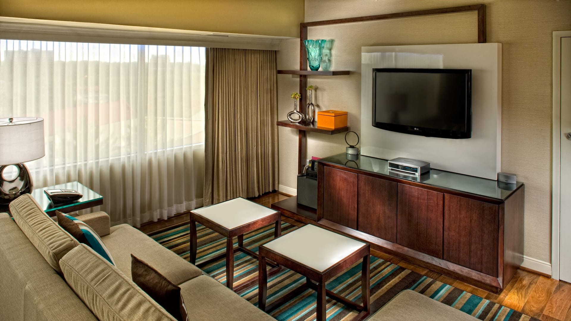 Hyatt Regency Suites Atlanta Northwest Suite