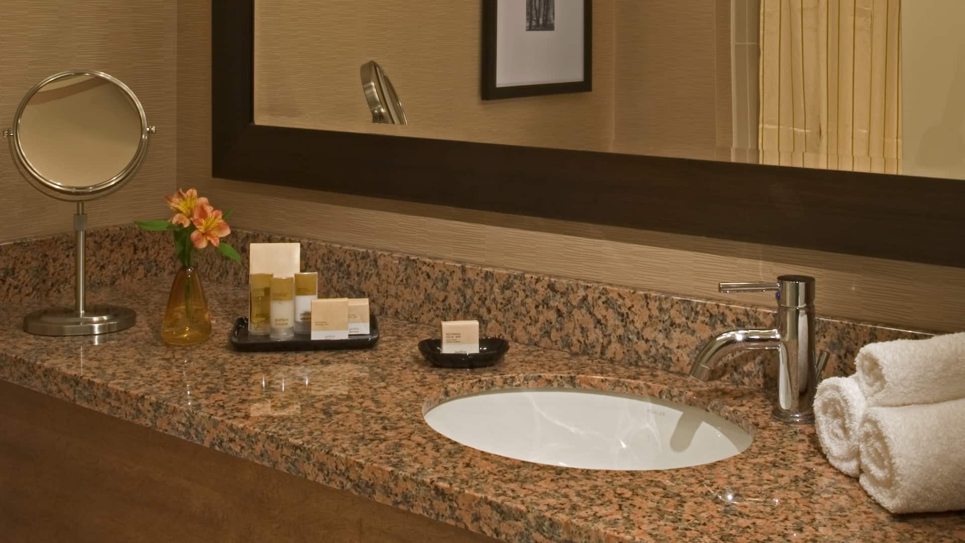 3 de 3 Hyatt Regency Denver at Colorado Convention Center Bathroom