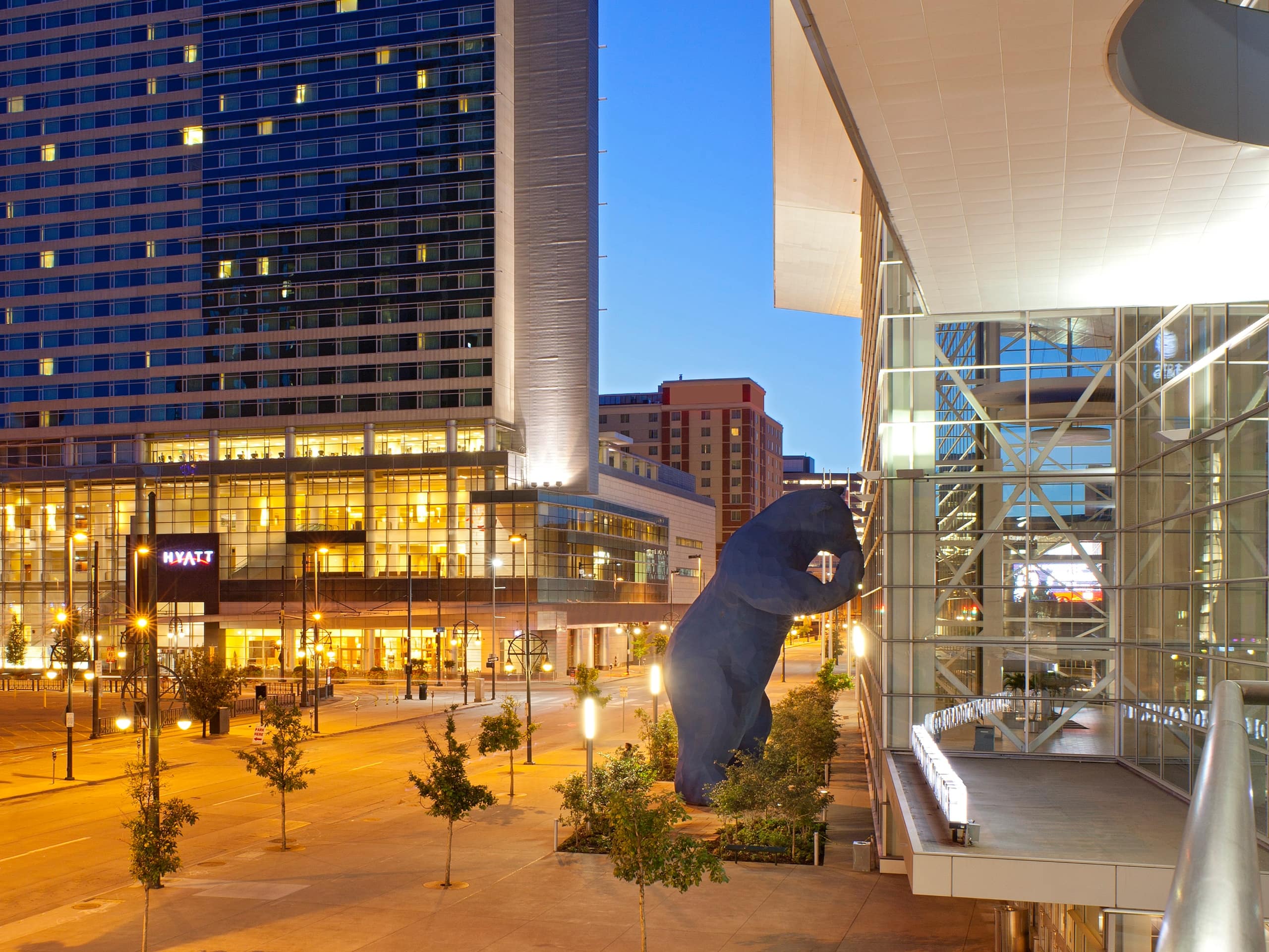 Downtown Denver Hotel Near Colorado Convention Center Hyatt Regency   DENCC P075 Exterior Night.4x3 