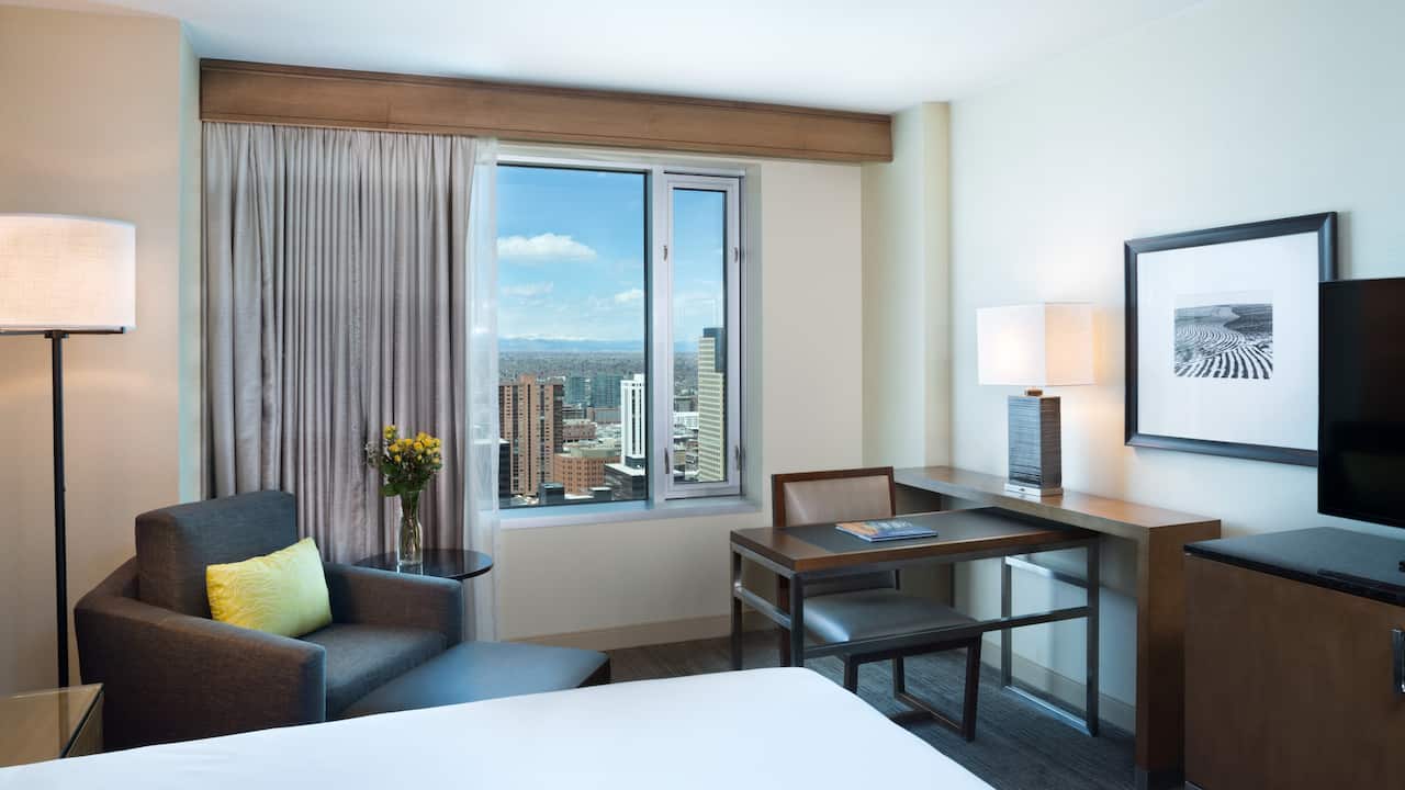 Denver hotel with club room at Hyatt Regency Denver