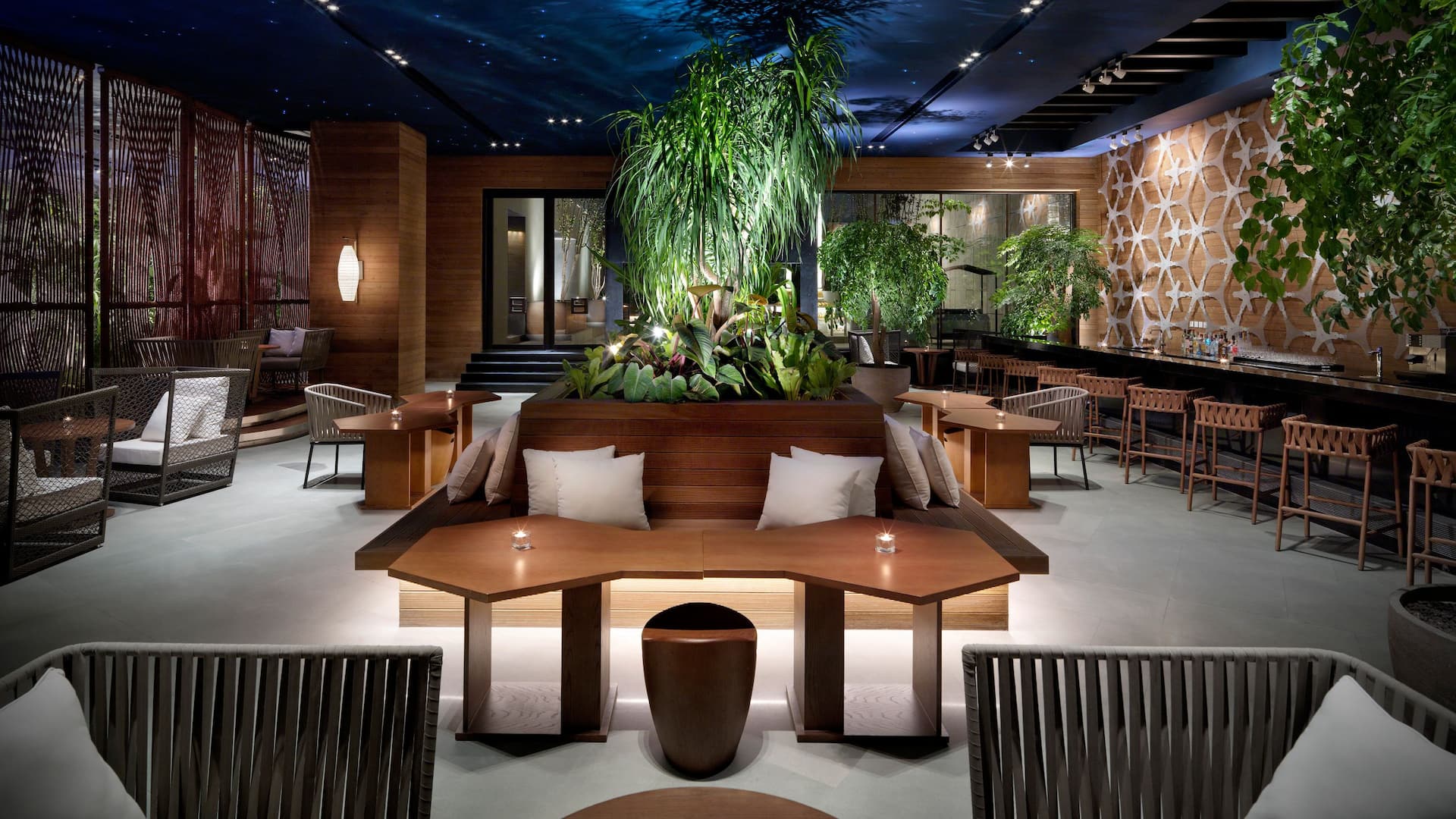 Hyatt Regency Tianjin East Garden Bar
