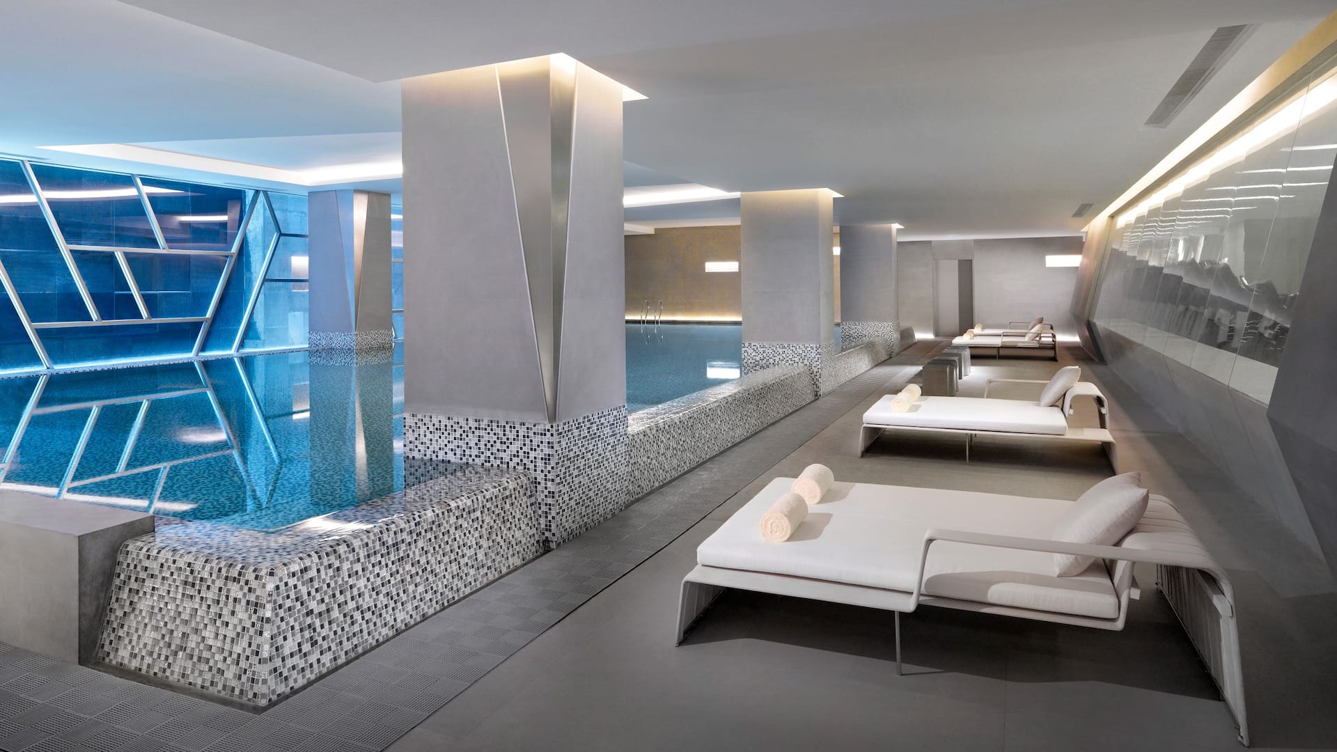 Hyatt Regency Tianjin East Pool