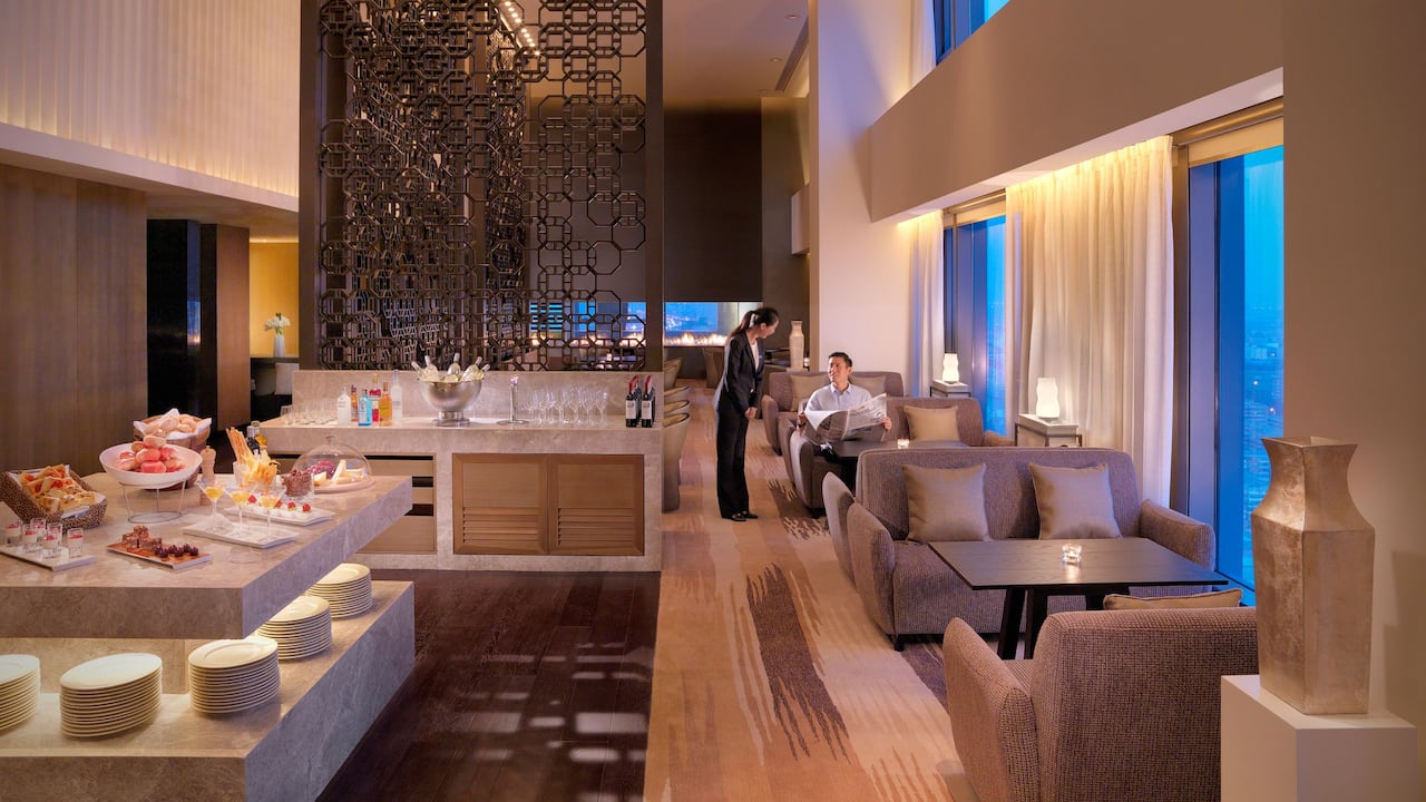 Regency club lounge