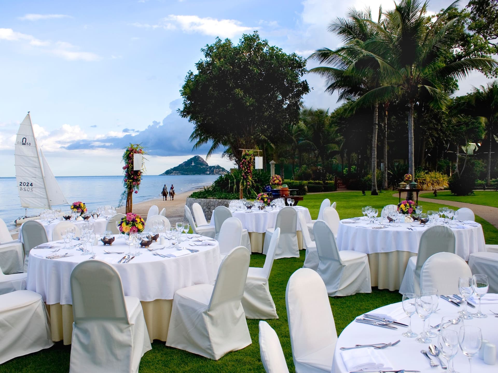 Hyatt Regency Hua Hin Beach Lawn