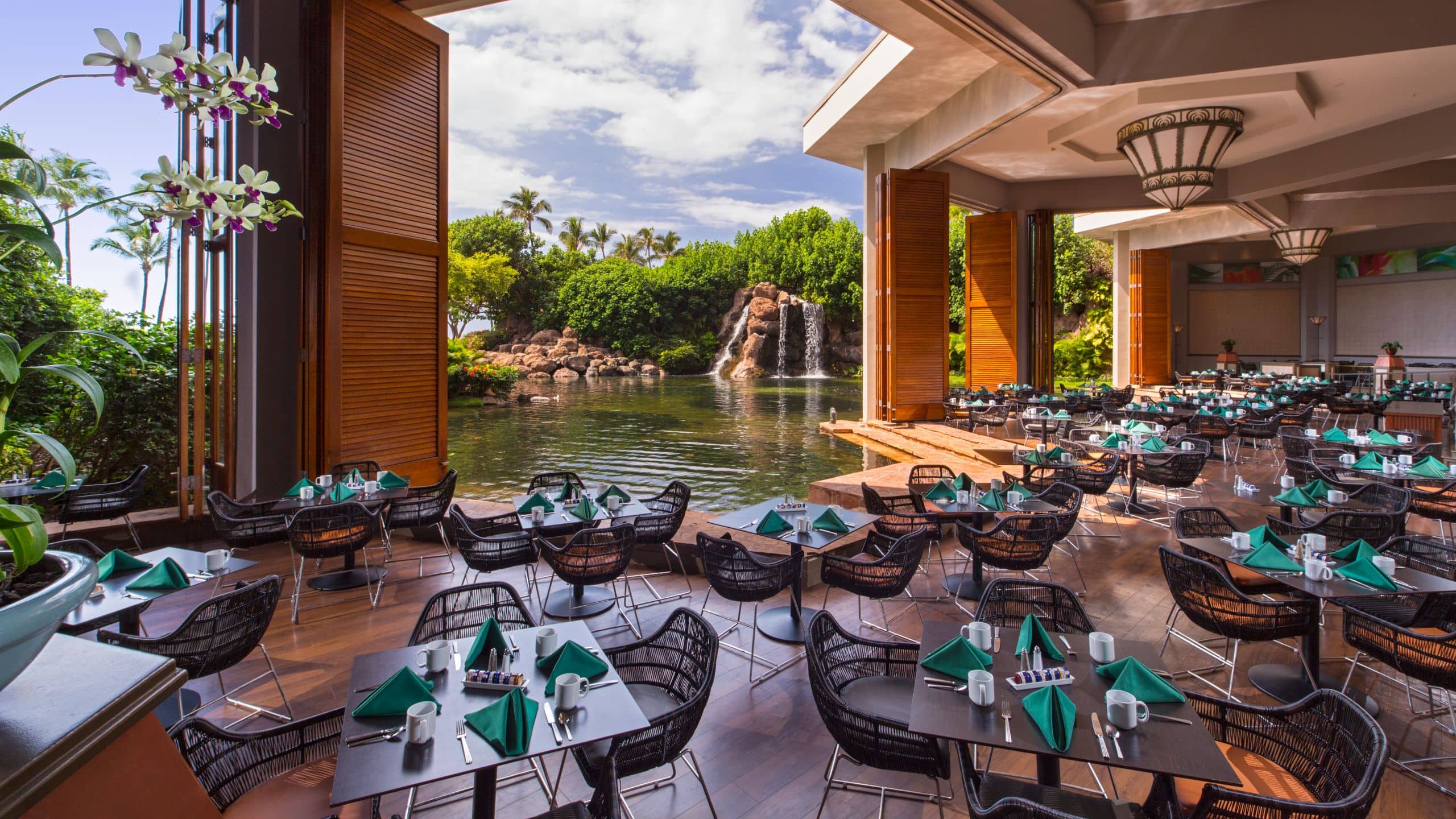 Hyatt Regency Maui Resort and Spa Swancourt Breakfast Dining Room