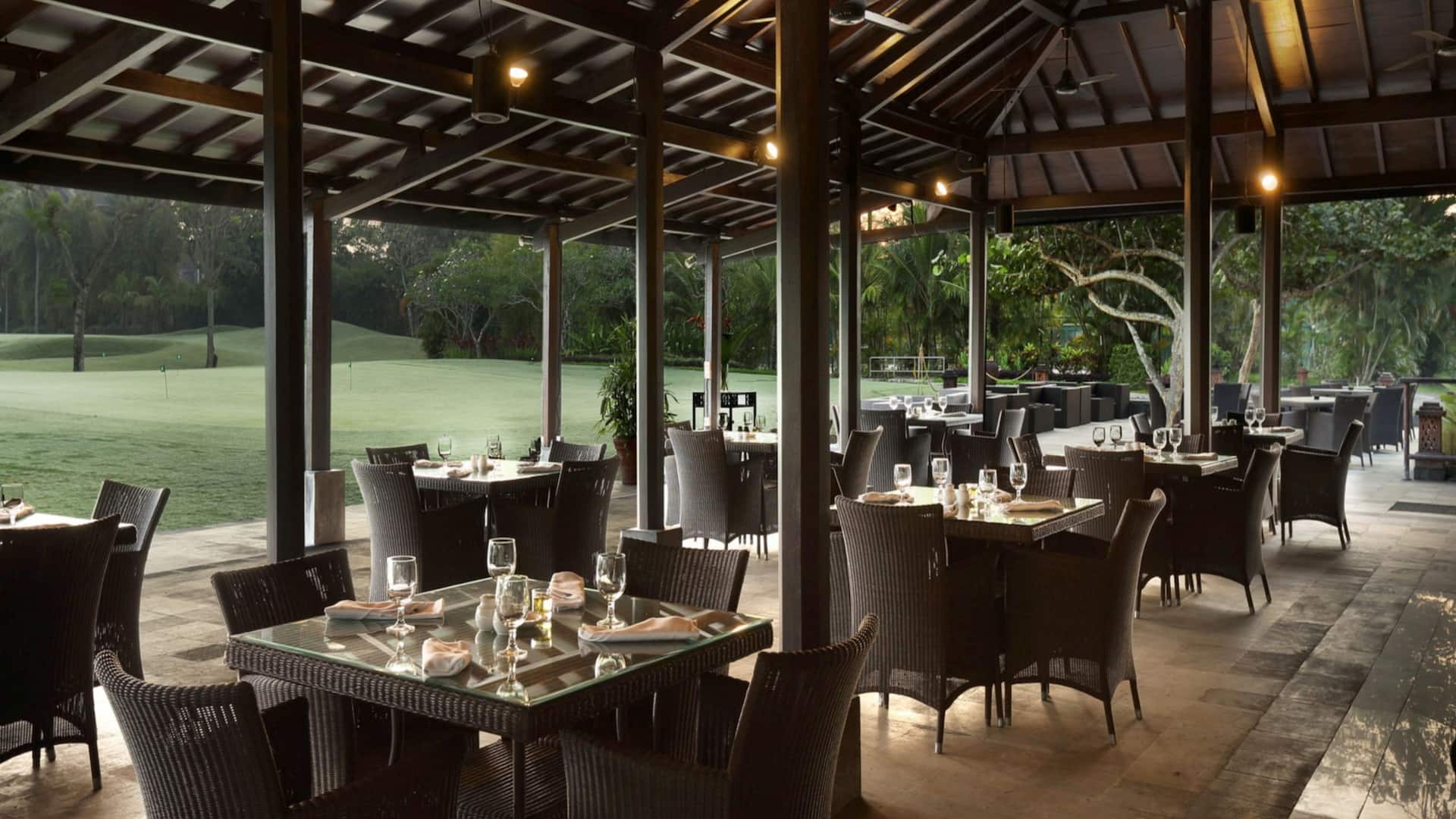 Hyatt Regency Yogyakarta Bogeys Teras