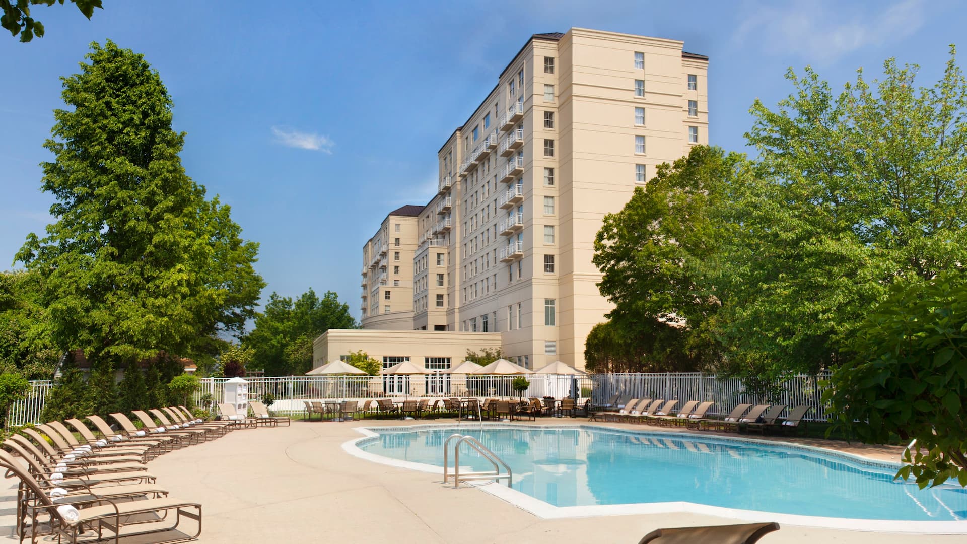 Hyatt Regency Long Island Pool