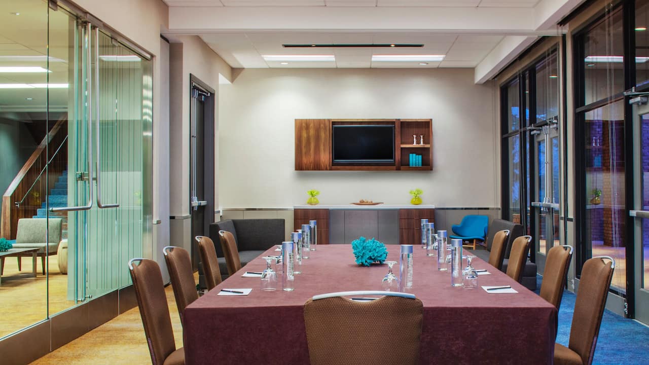 Oaktree Room