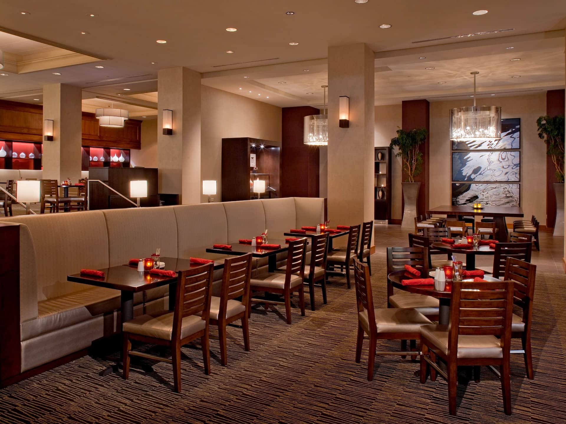 Hyatt Regency St. Louis at The Arch Red Kitchen