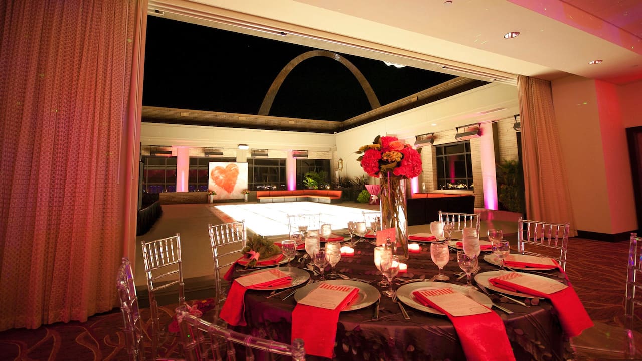 Hyatt Regency St Louis Gateway Ballroom Terrace Table