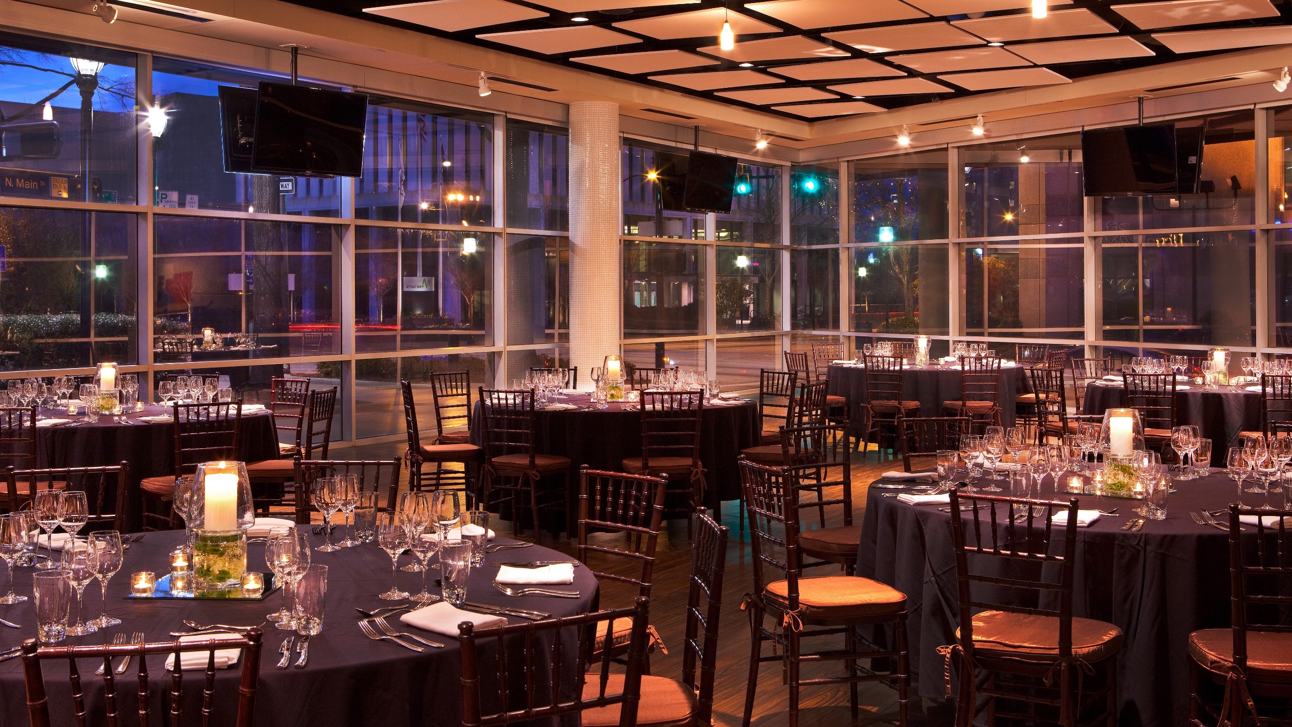 Hyatt Regency Greenville Studio 220 Social