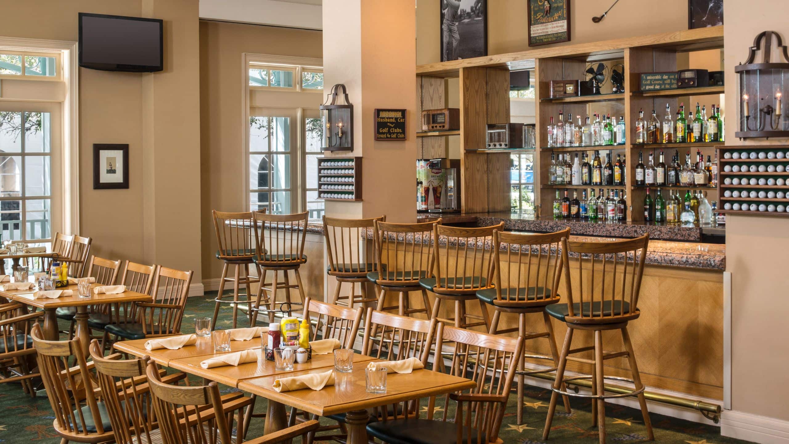 Cactus Oak Bar in San Antonio at Hyatt Regency Hill Country Resort and Spa