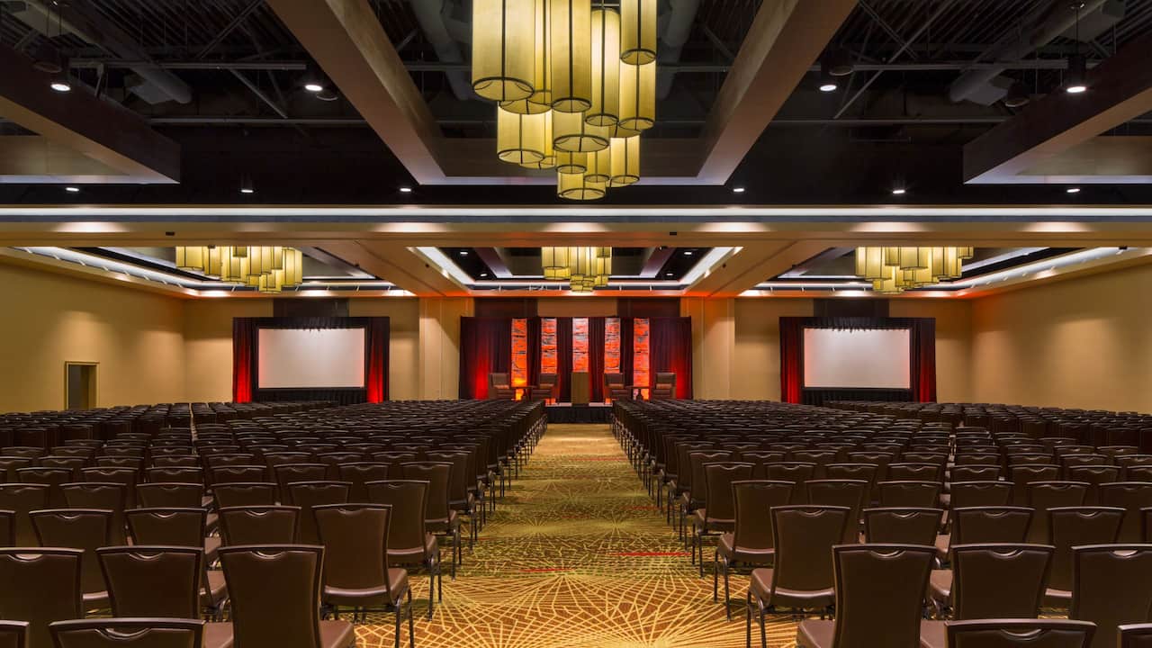 Independence Ballroom theater set-up with projector screens