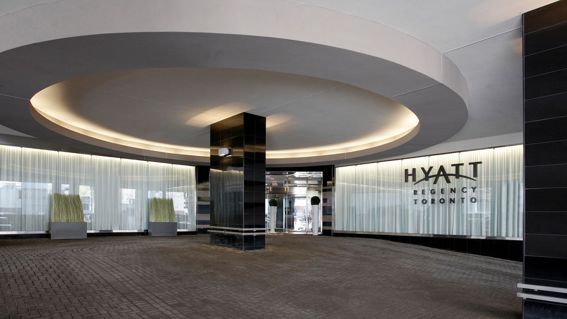 Hyatt Regency Toronto Front Drive