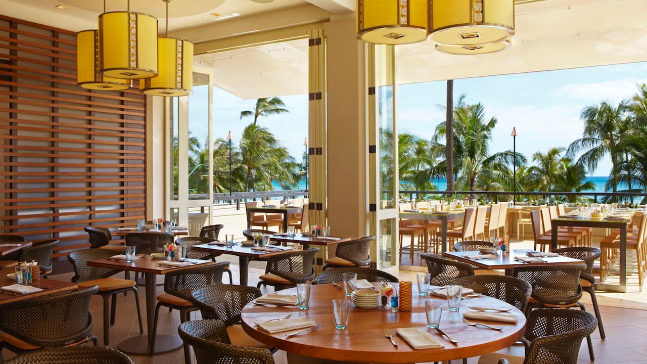 Shor restaurant at Hyatt Regency Waikiki Beach Resort And Spa
