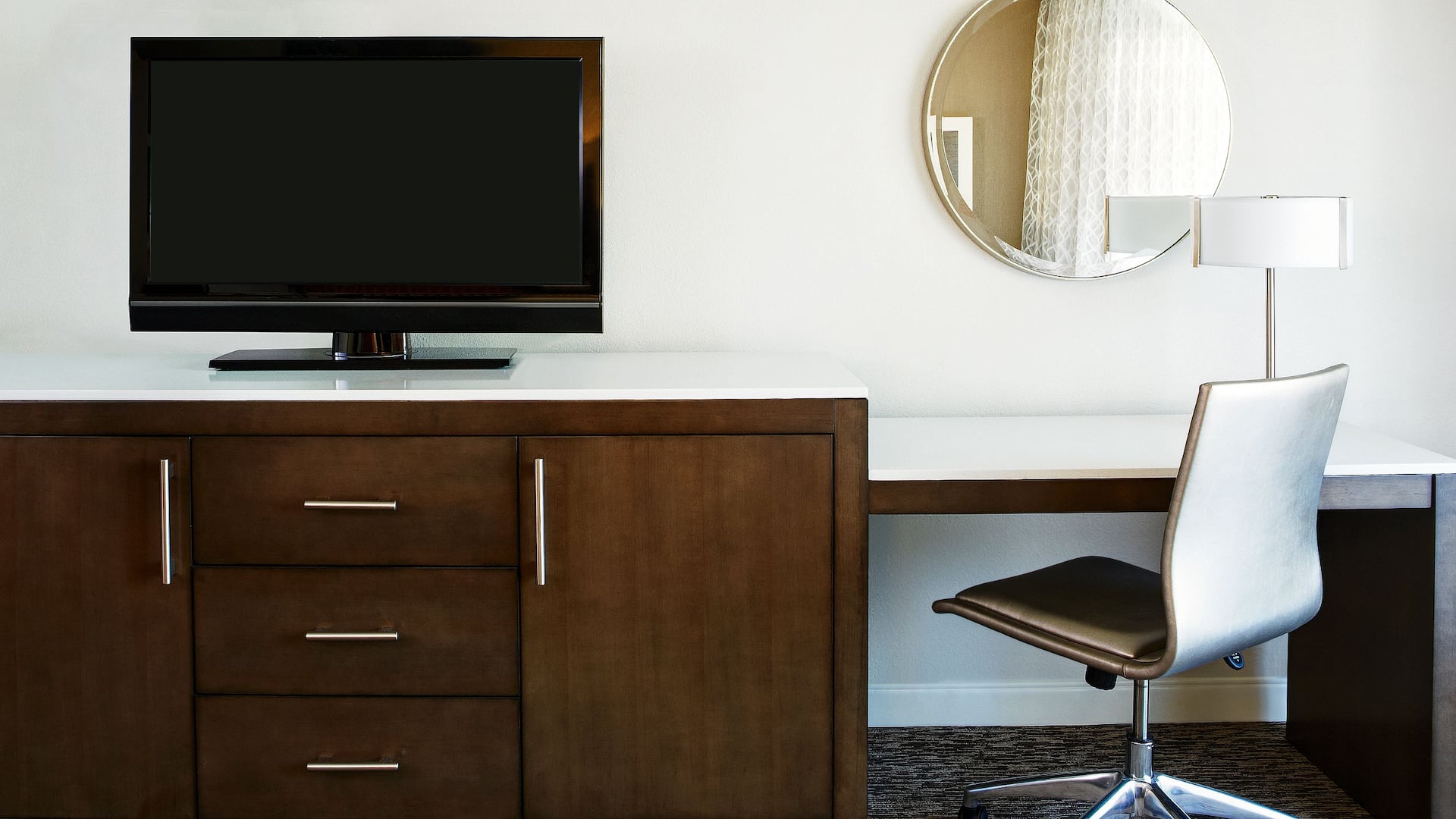2 of 4 Hyatt Regency Newport Beach Guestroom