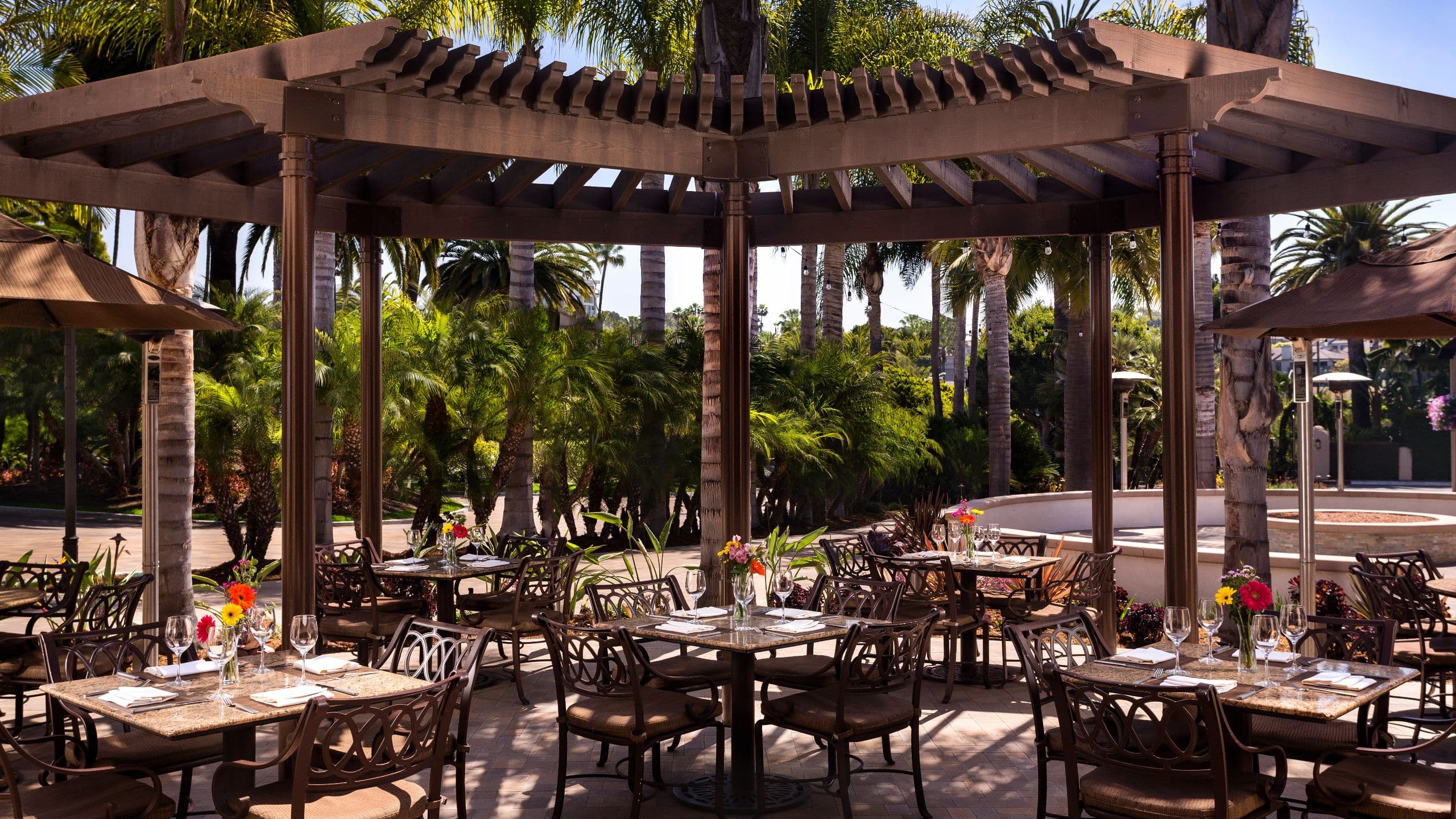 Hyatt Regency Newport Beach Outdoor Dining