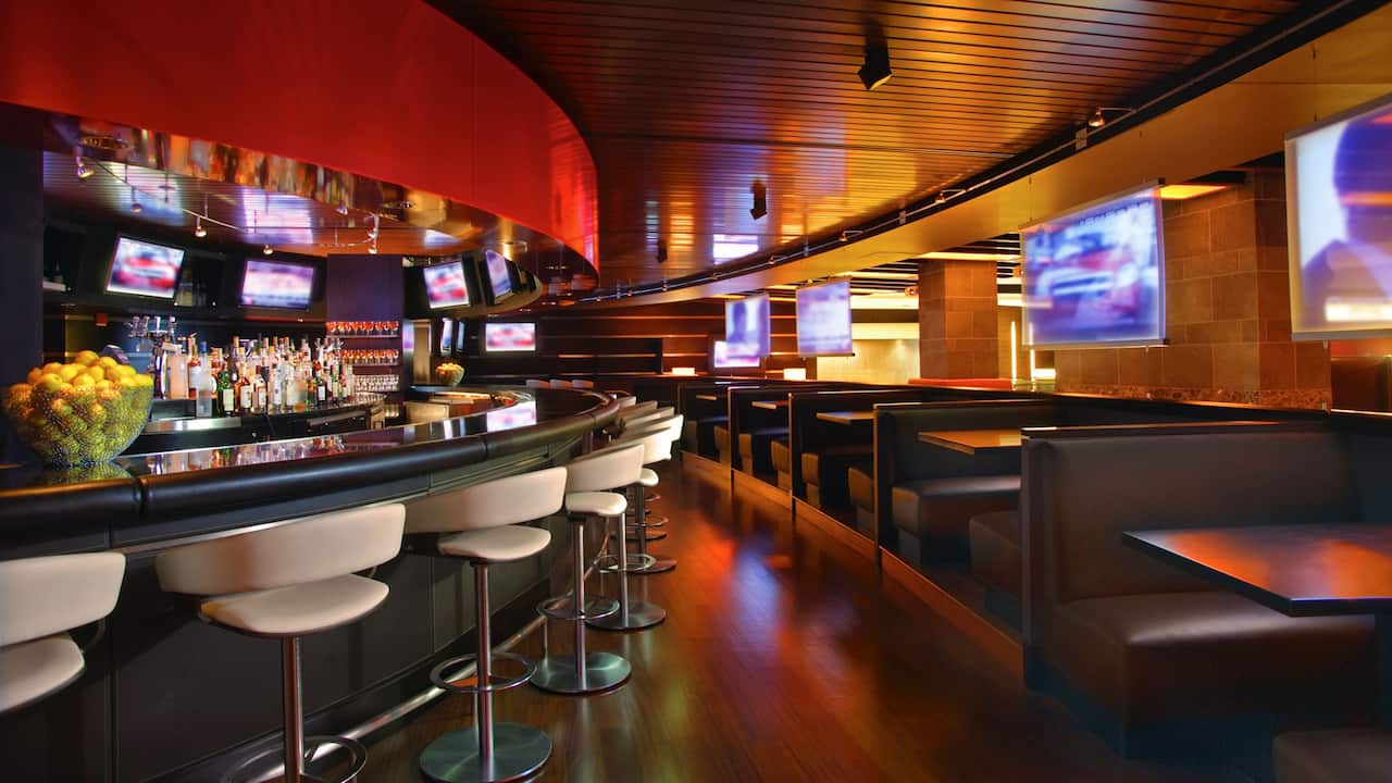Bar & Lounge seating at Hyatt Regency near Chicago O'Hare Airport