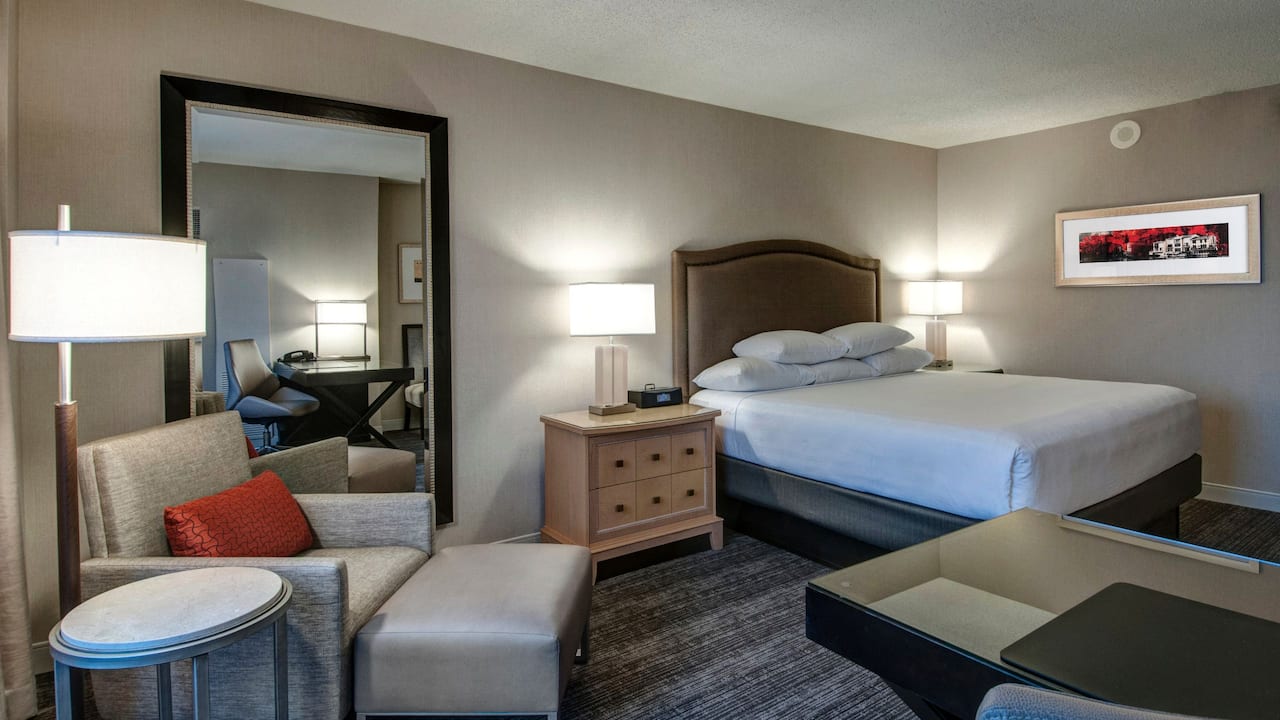 Room with Kingbed and armchair at Hyatt Regency Reston