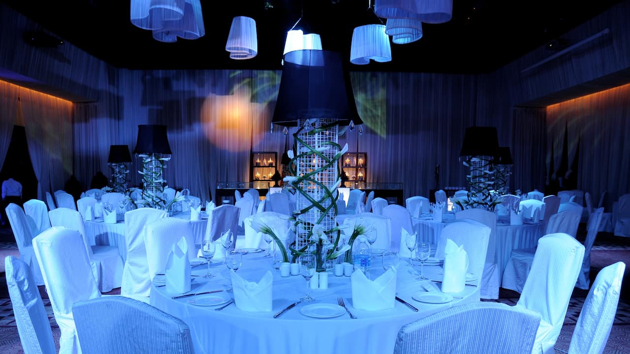 Sit Down Dinner Wedding Setup