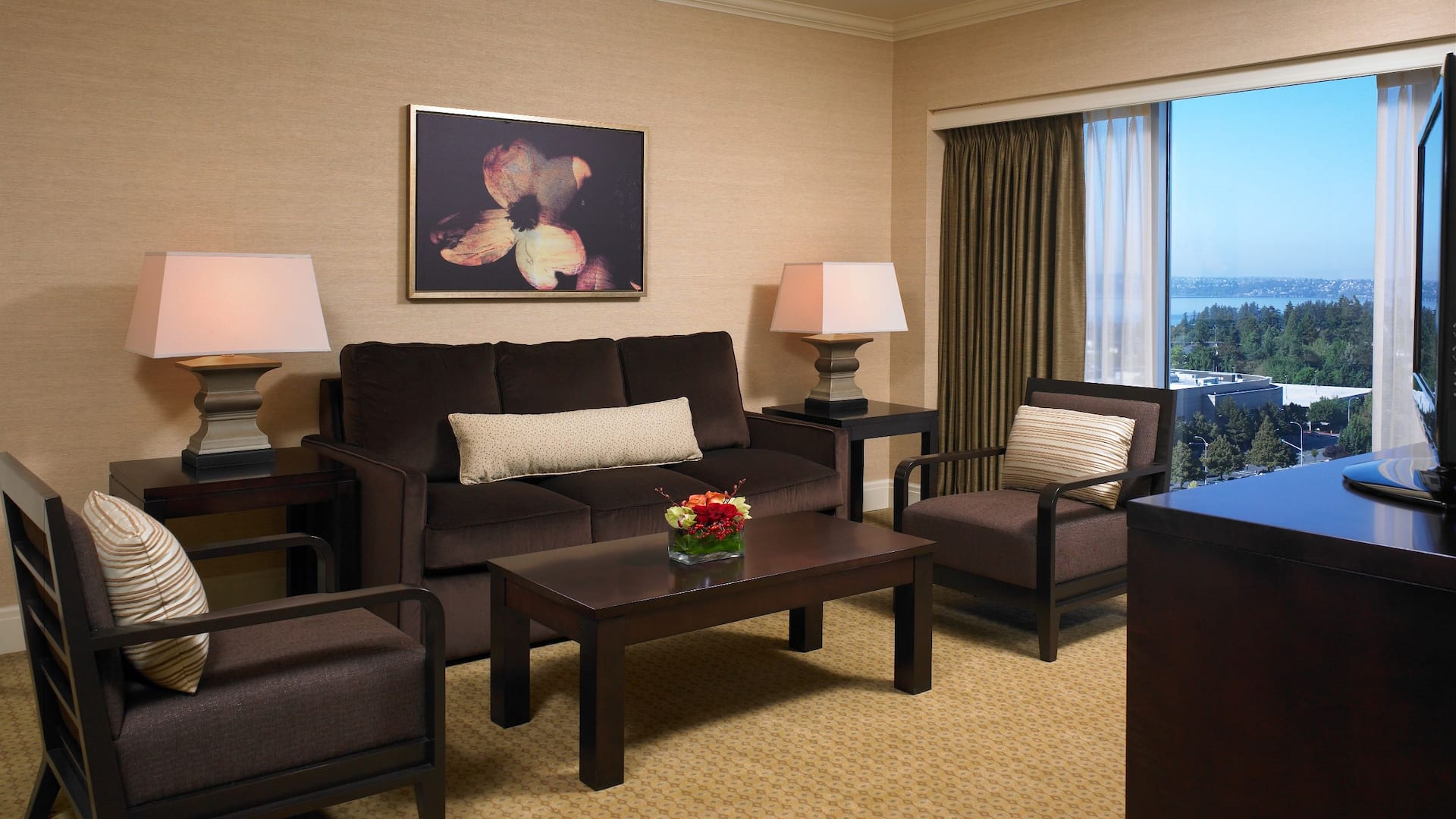 Hyatt Regency Bellevue on Seattle's Eastside Executive Suite