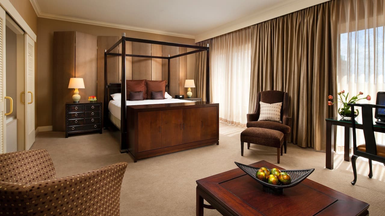 Kemper Suite King Bed