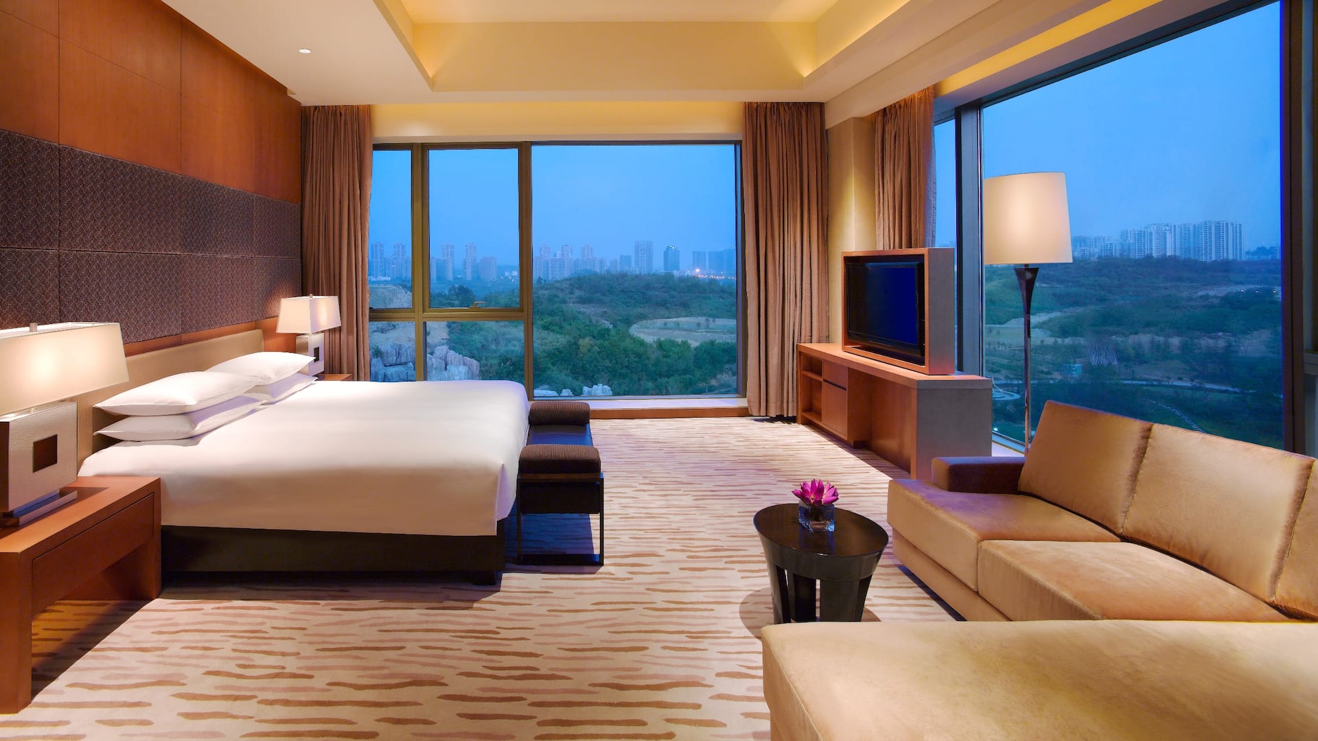 1/3 Hyatt Regency Guiyang Chairman Suite Bedroom
