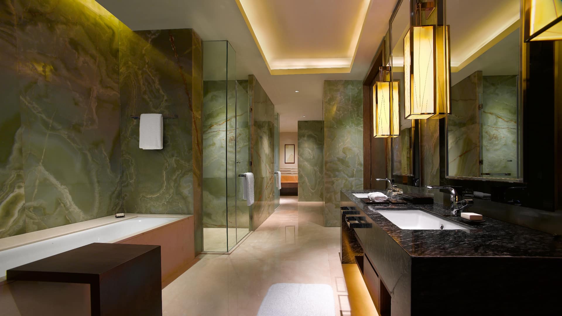 2/3 Hyatt Regency Guiyang Presidential Suite Bathroom