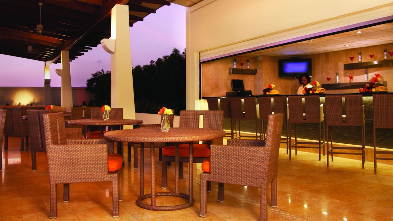 Pool Bar