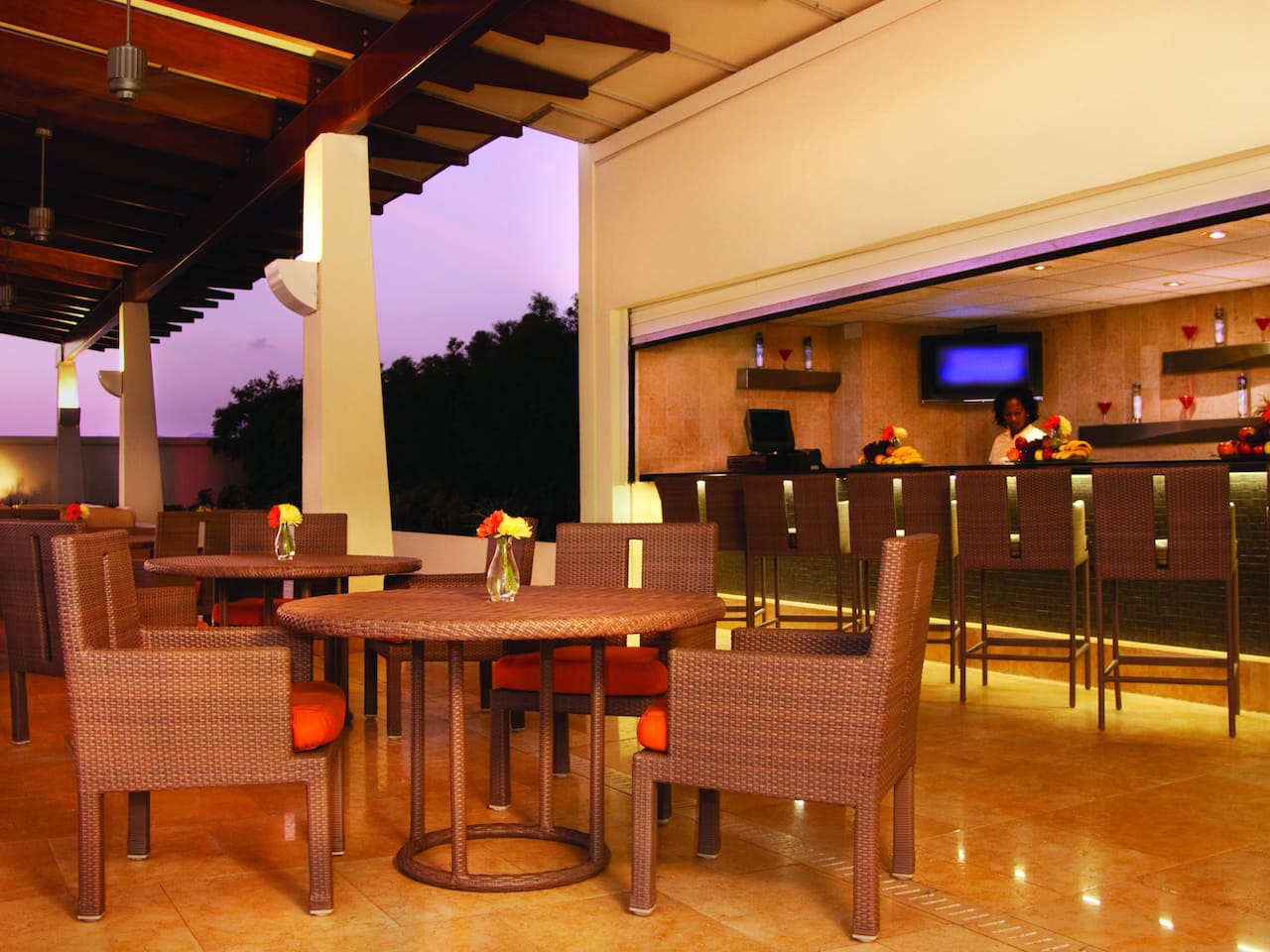 Pool Bar