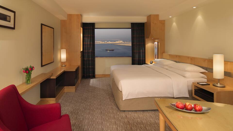 DXBRD-P195-King-Room-View.16x9.jpg